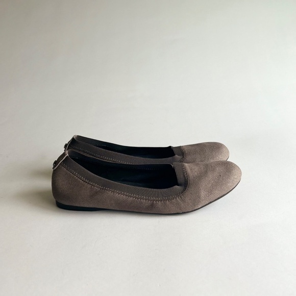 Stuart Weitzman Brown Genuine Leather Ballet Flats size 8.5 - Picture 3 of 16